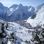 In Near Lift * Ле-дез-Альп