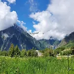 In Near Lift * Ле-дез-Альп
