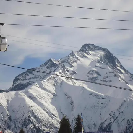 In Near Lift * Les Deux Alpes