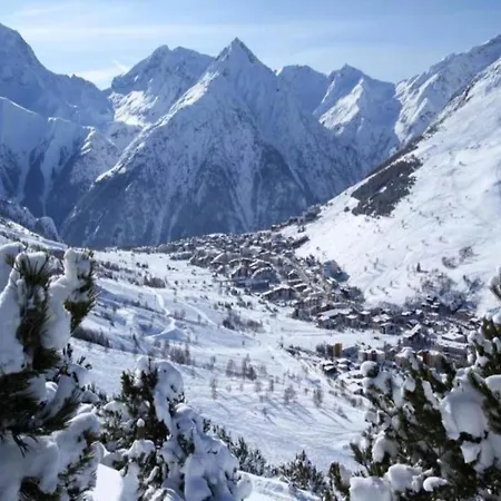 In Near Lift * Les Deux Alpes